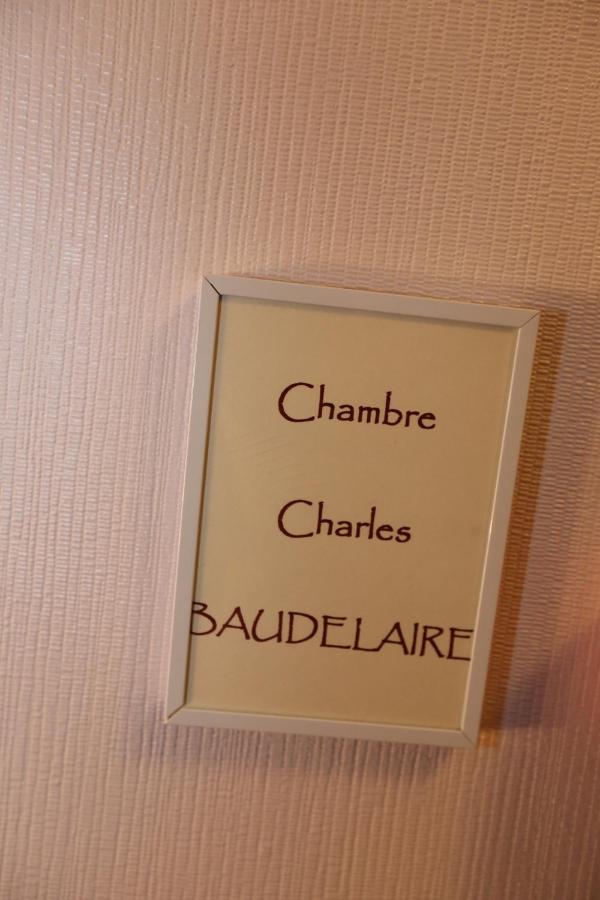 Hotel Restaurant La Goutte Noire Chateaumeillant Exterior photo
